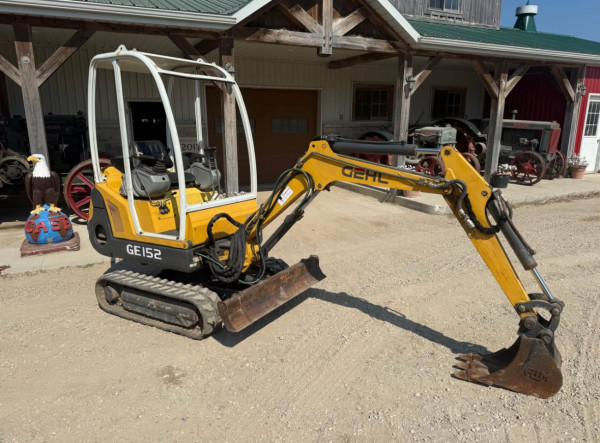 1999 Gehl GE152 Excavator