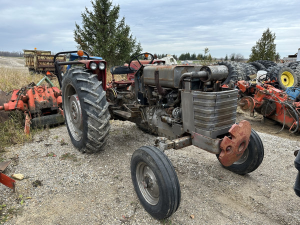 1914 Massey Ferguson SALVAGE 165