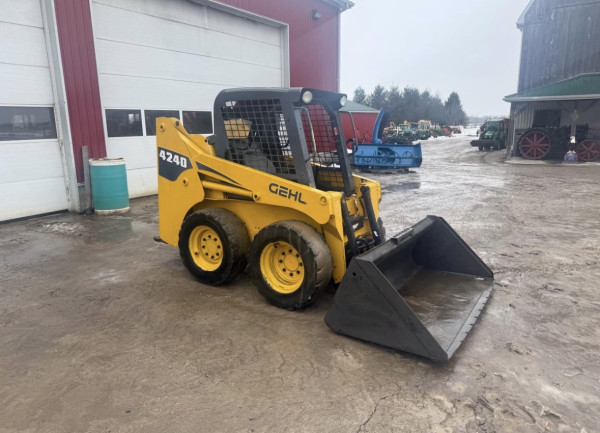 2026 Gehl 4240 Skid Loader