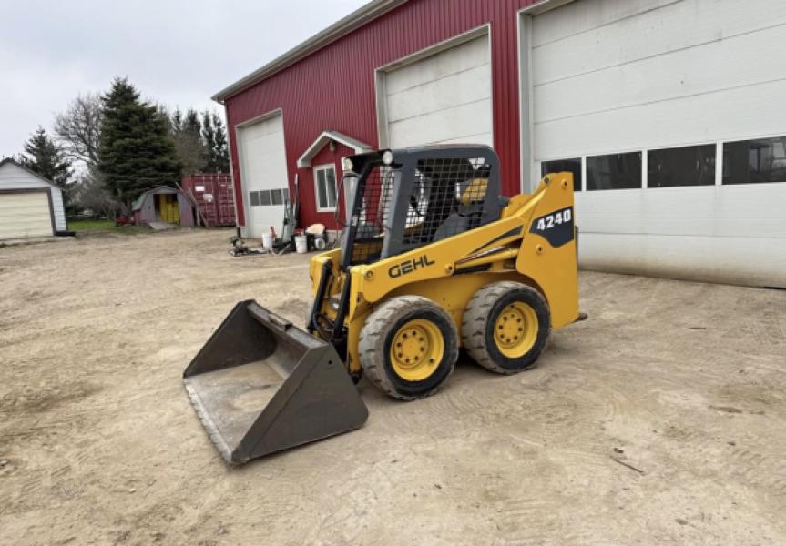 2013 Gehl 4240 Skid Loader