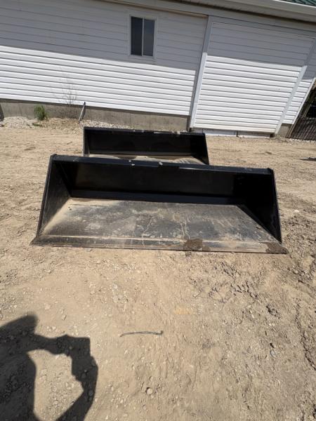 2026 unidentified 78” Bucket