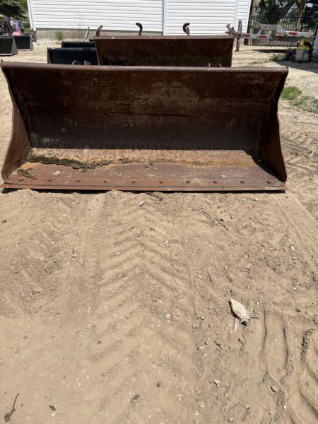 2010 unidentified 80” Bucket