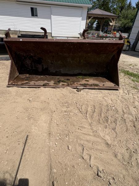 2010 unidentified 80” Bucket