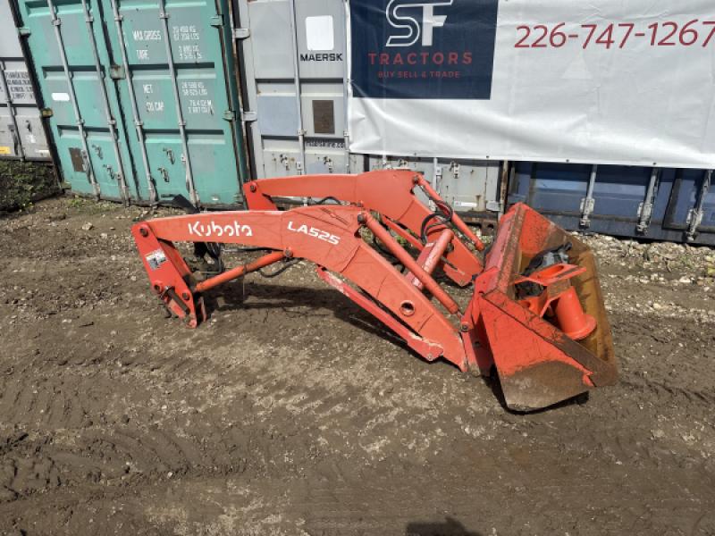 2012 Kubota LA525 loader with bucket and valve