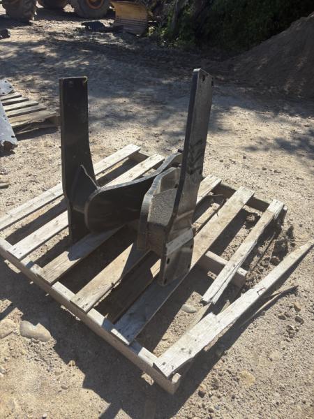 2012 ALO Loader Brackets Kubota 7040/7060
