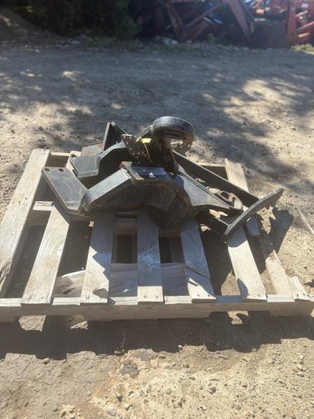 2012 ALO Loader Bracket New Holland T4040