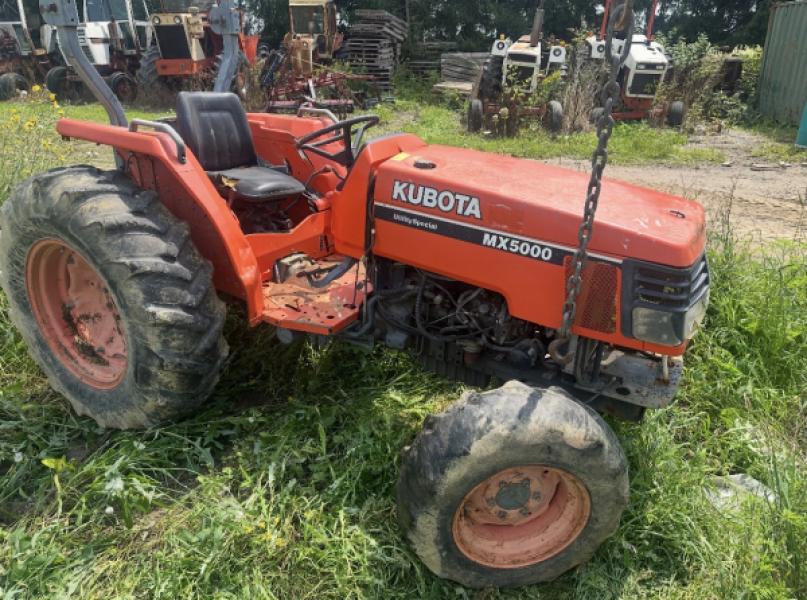 2005 Kubota Mx5000 for Salvage