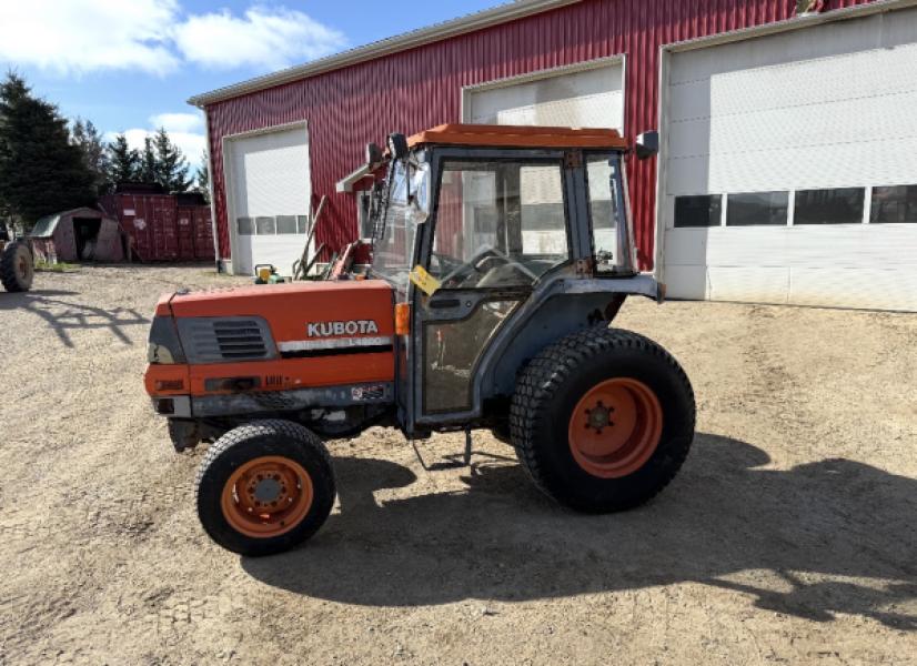 1999 Kubota L4200 for Salvage