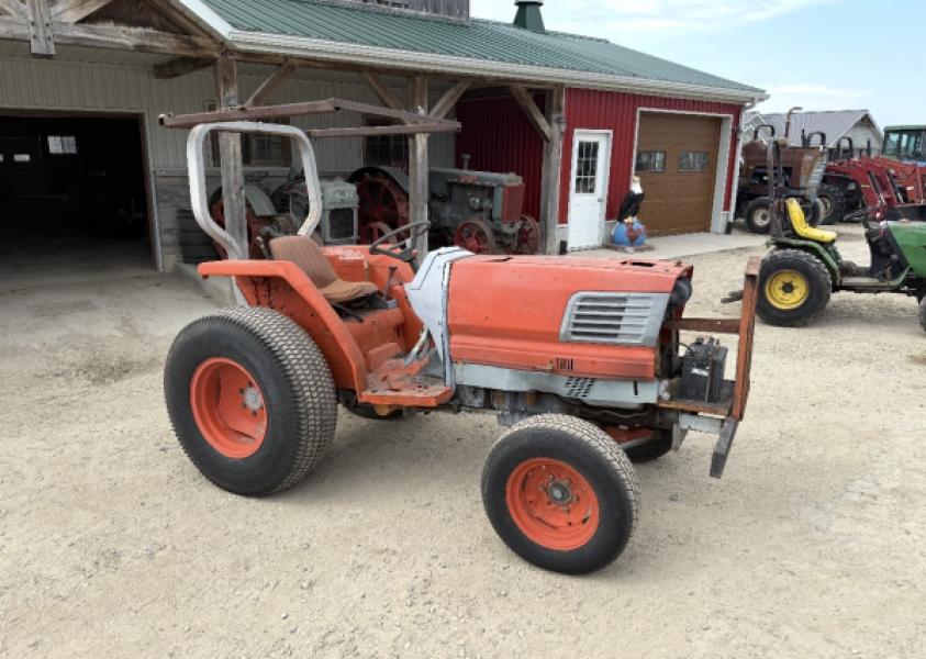 1999 Kubota L4200 for Salvage