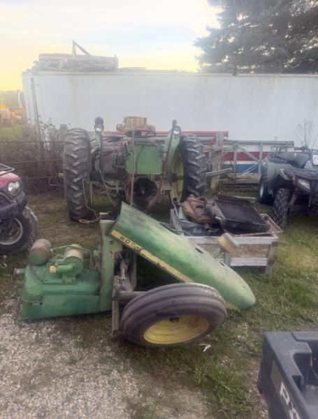 1975 John Deere 2020 (2120) for Salvage
