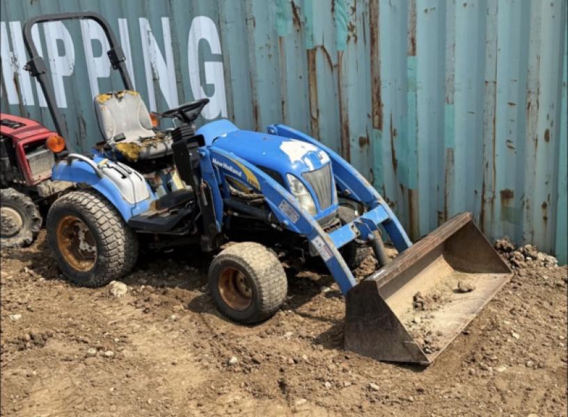 2010 New Holland T1020 for Salvage