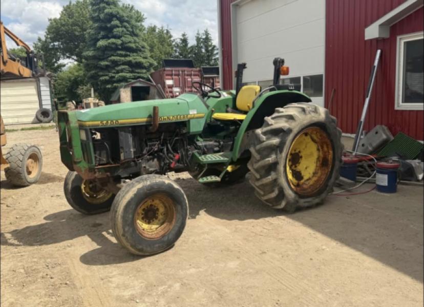 1995 John Deere 5400 For Salvage