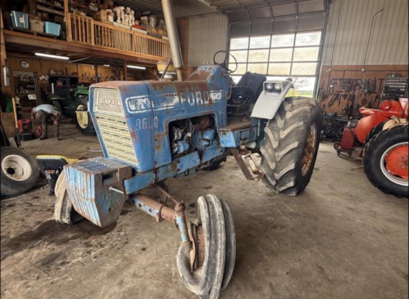 1975 Ford 9600 for Salvage