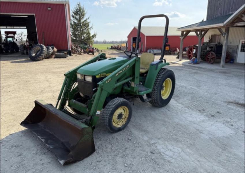 John Deere 4400 for Salvage