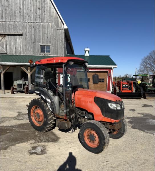 Kubota M7040 for Salvage