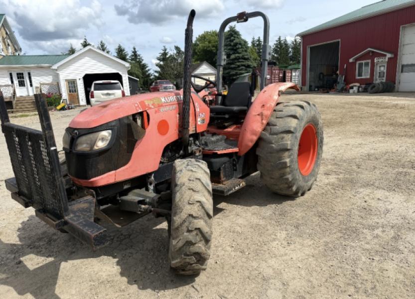 Kubota M6040 for Salvage