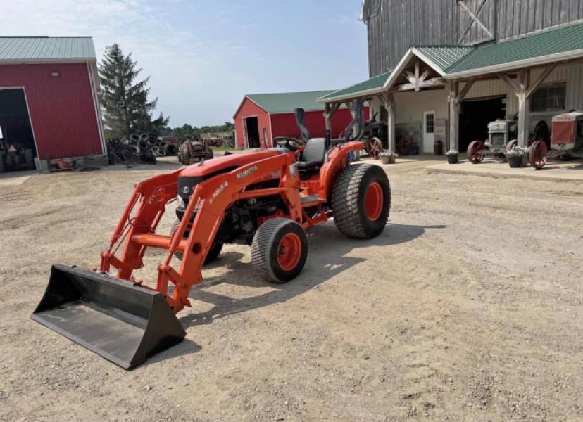 Kubota L5040 Loader Tractor 4x4 at SF Tractor Parts