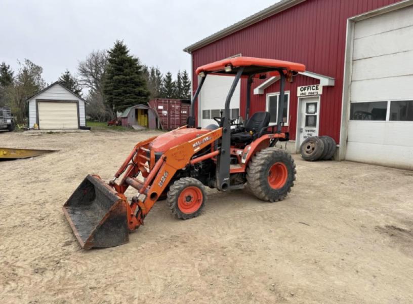 Kubota B26 Loader Tractor 4x4 at SF Tractor Parts