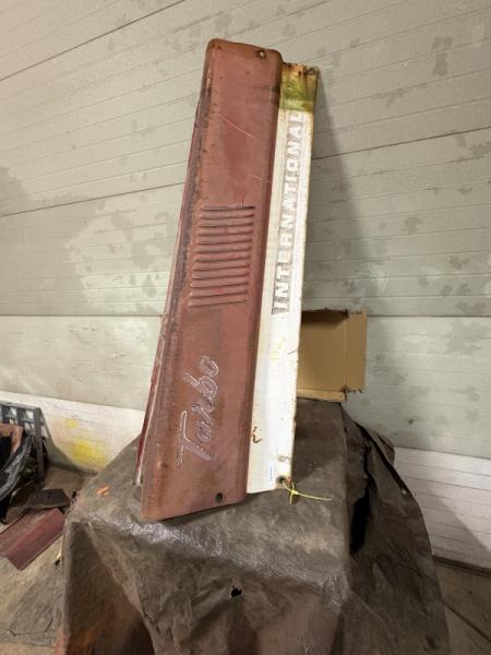 IH LH Hood Panel 531055R3