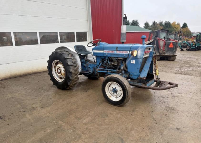 Ford 3000 at SF Tractor Parts – Image 1
