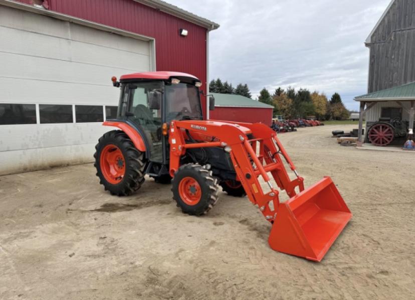 Kubota L5240 loader tractor 4x4 at SF Tractor Parts – Image 1